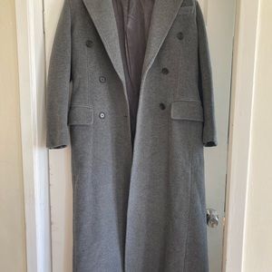 Like New Ralph Lauren 100% Virgin Wool Women’s Coat Size 6. Negotiable :)